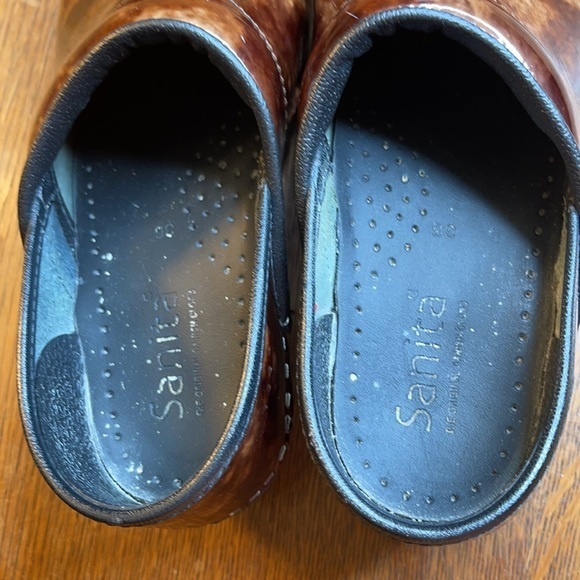 Sanita Patent Leather Brown and Tan Clogs Size 36 - Picture 9 of 9